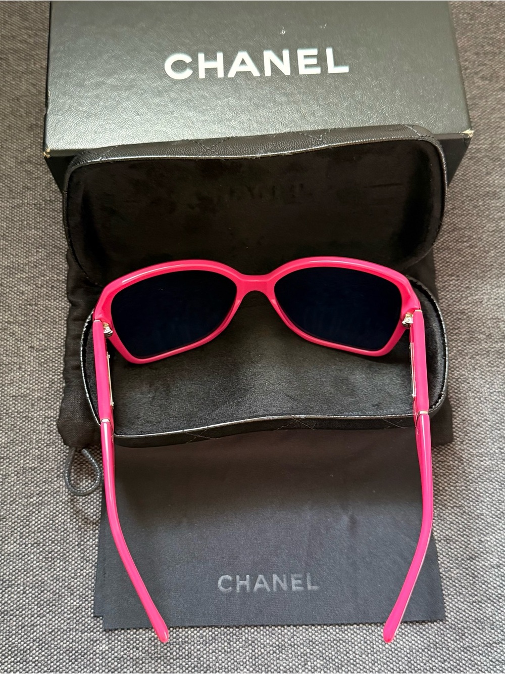 CHANEL Hot Pink Oversized Women's Sunglasses - Picture 9 of 11